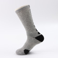 OEM ODM vente chaude en gros compression sur mesure logo sport élite athlétique chaussettes de basket-ball pour hommes